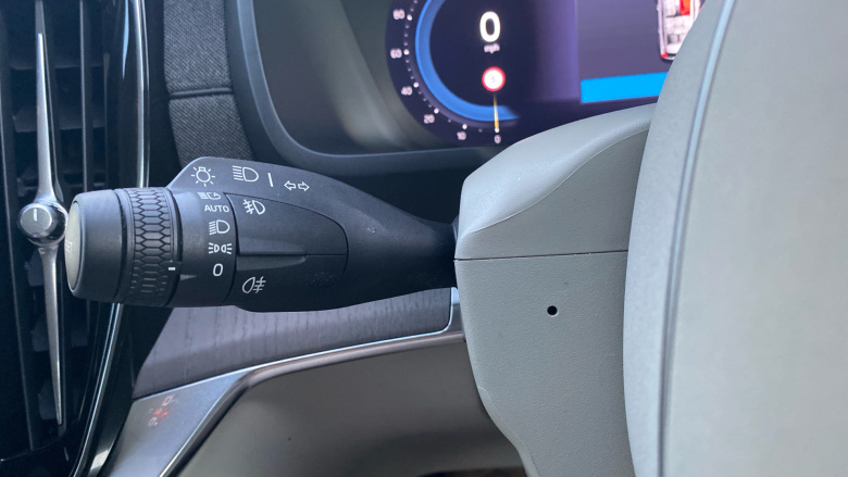 Volvo XC90 2.0 T8 PHEV Ultra Dark 5dr AWD Geartronic Estate